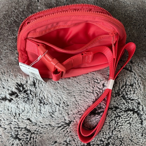 NWT Lululemon Belt Bag - Picture 2 of 16